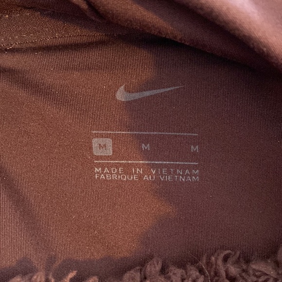 Nike Sherpa hoodie. Size medium. Worn a couple of times-in great condition - Picture 4 of 4